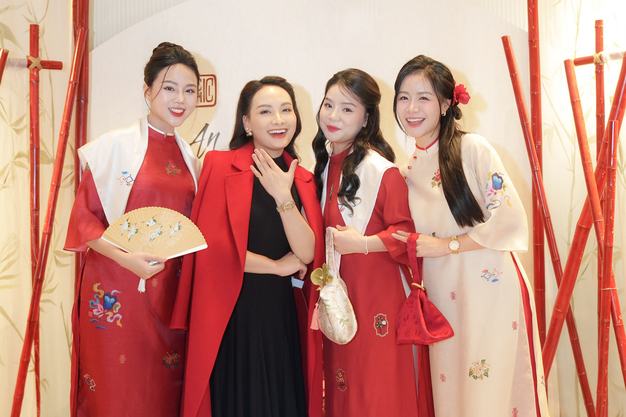 Xu hướng áo dài Tết năm 2025